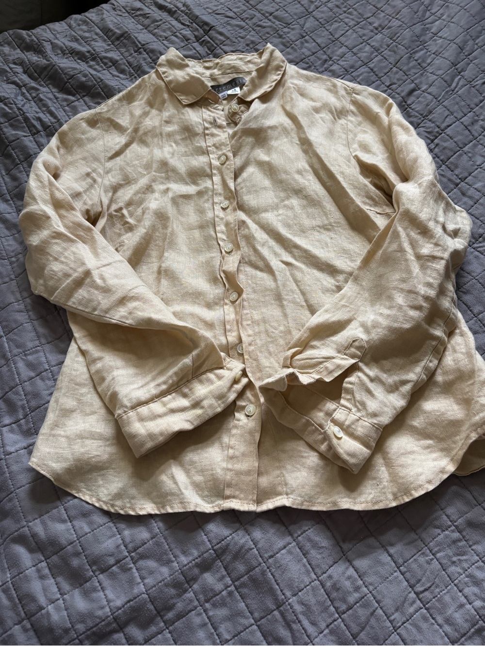 Artmesia women’s XS Beige fine Linen Button-Up Shirt